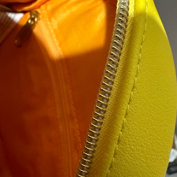 Loungefly Strawberry Shortcake Orange Blossom Figural Crossbody Bag New with tag - Picture 9 of 10